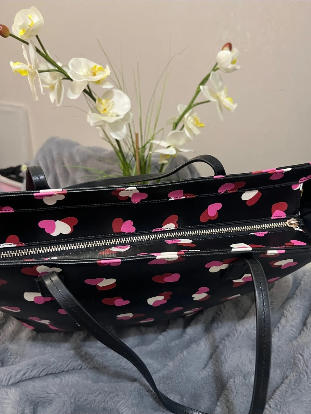 Kate Spade Margareta Black Tote with Pink and White Heart Print EUC retail $359